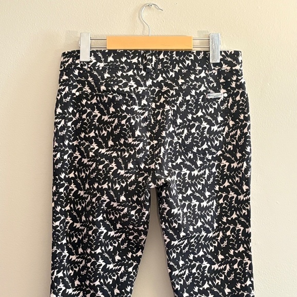 MDKNYC Black & White Print Cotton Slim Cut Ankle Pant - Picture 10 of 15